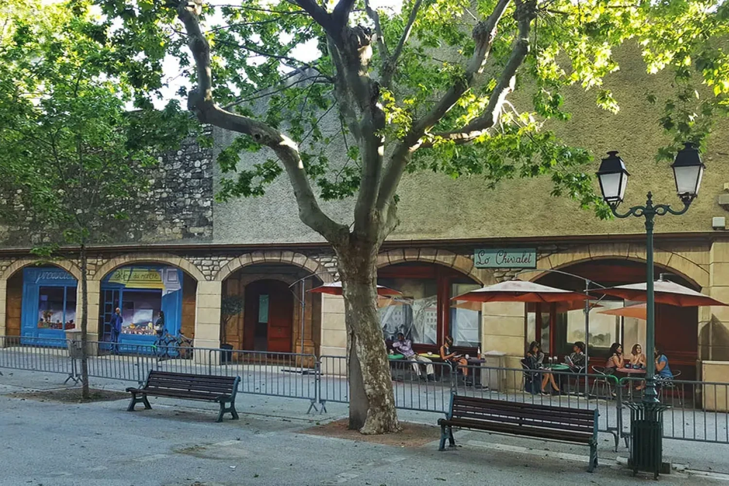 Florensac, la place de la République