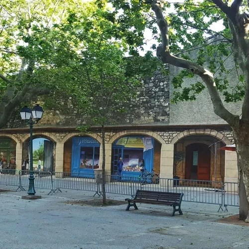 Florensac, la place de la République